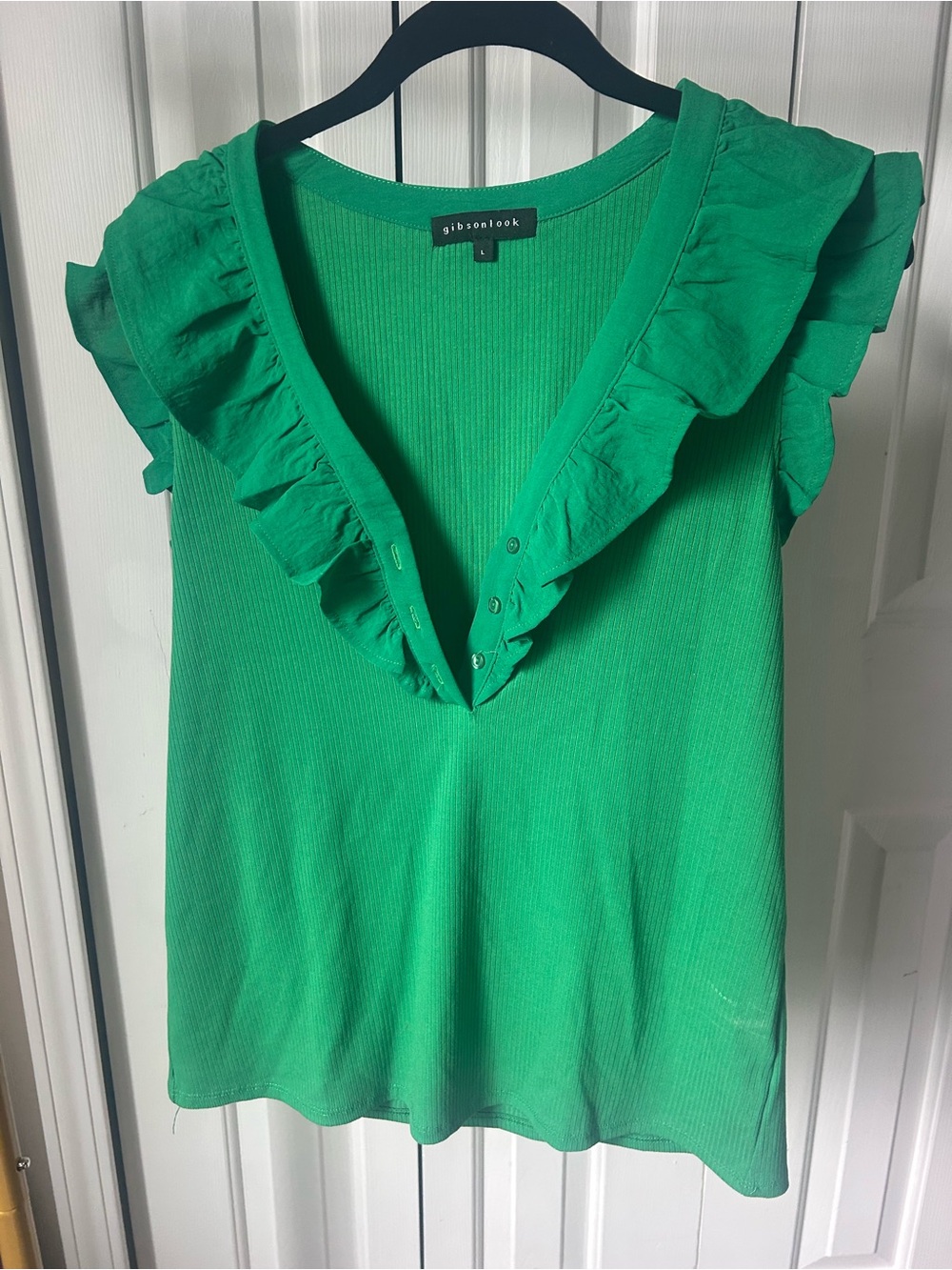 Gibsonlook Emerald Green Ruffle V-Neck Tank
